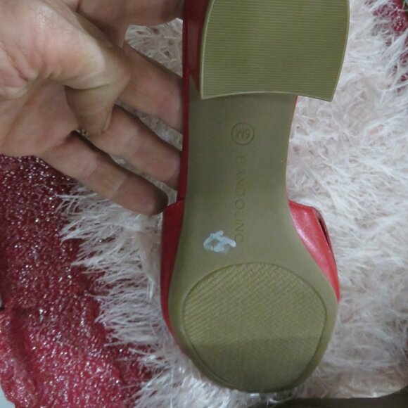 BOGO Bandolino Red Leather Gold Chain Embellished Chunky Heeled Mule Sandal sz 6 - Picture 11 of 13